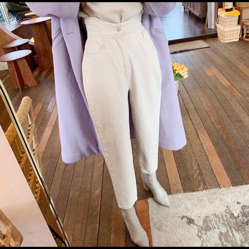 NWT Super High Waisted White Jeans